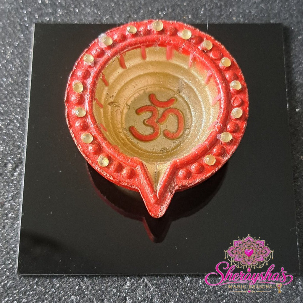 OHM Diya op plaat – Rood