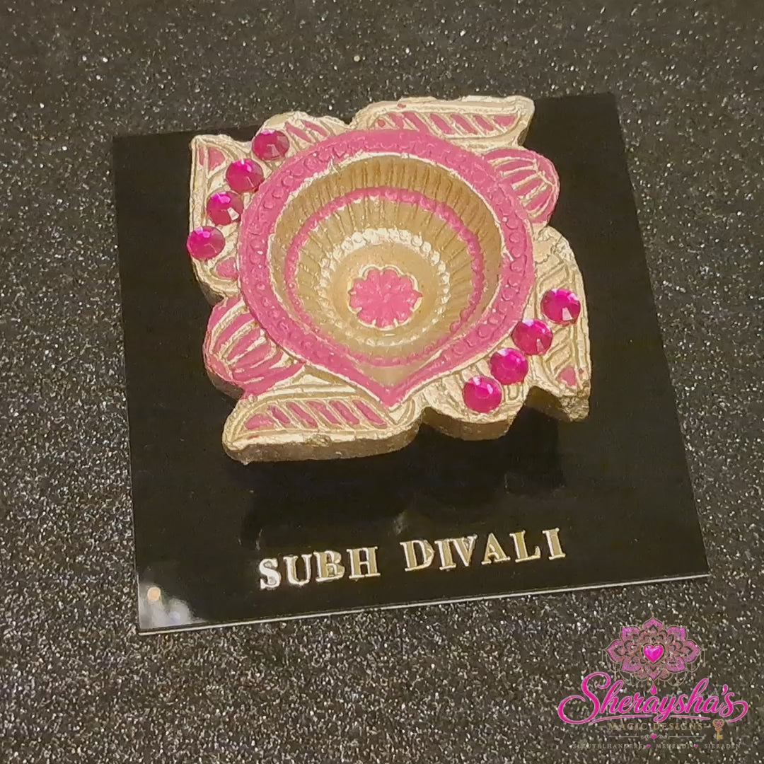 Diya op plaat – Goud & Fuchsia