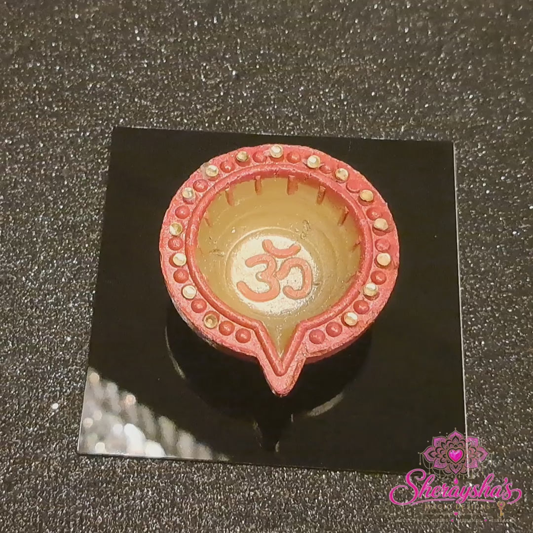 OHM Diya op plaat – Rood